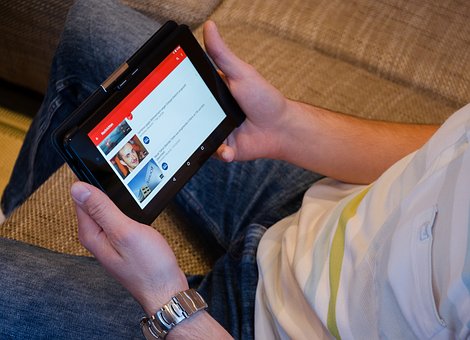 Ciudadanía informada, ciudadanía participativa. Los jóvenes en el entorno digital
